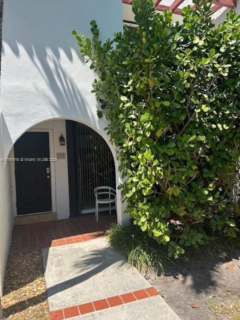 Foto principal - 425 Grapetree Dr