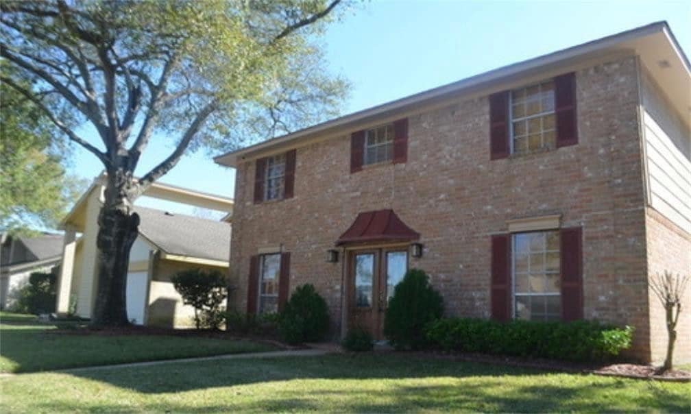Primary Photo - 16306 Hickory Knoll Dr