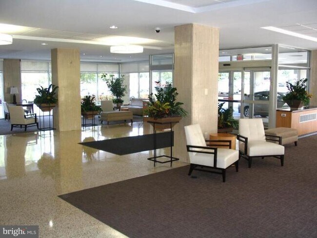 Building Photo - 10500 Rockville Pike