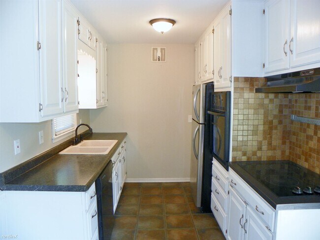 Building Photo - 4 br, 2 bath House - 7025 Edgewood Avenue