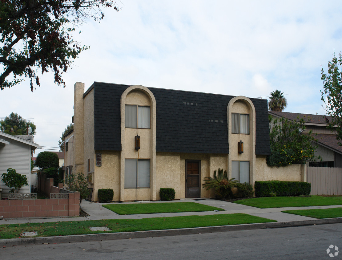 Primary Photo - 3701-3707 Howard Ave