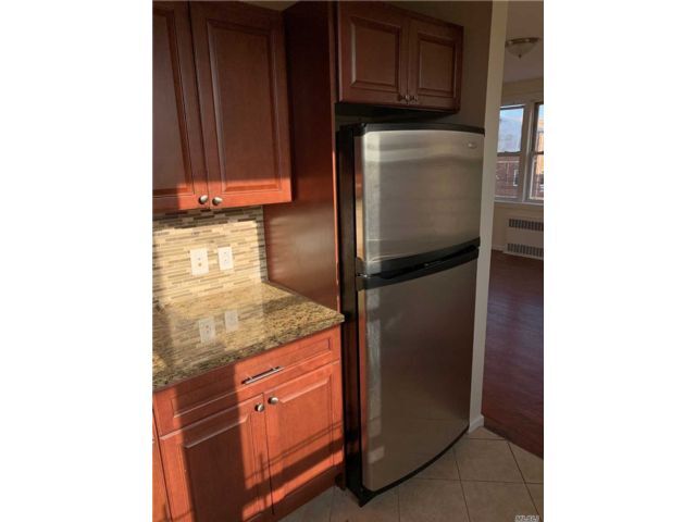 Foto del edificio - 826 Barbey St