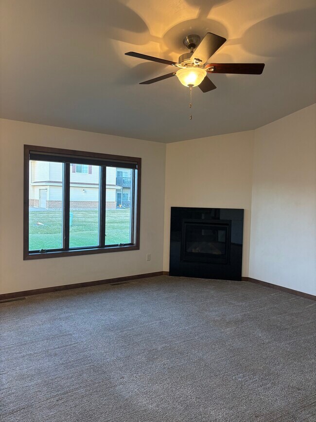 Foto del edificio - 2382 Jacobsen Rd