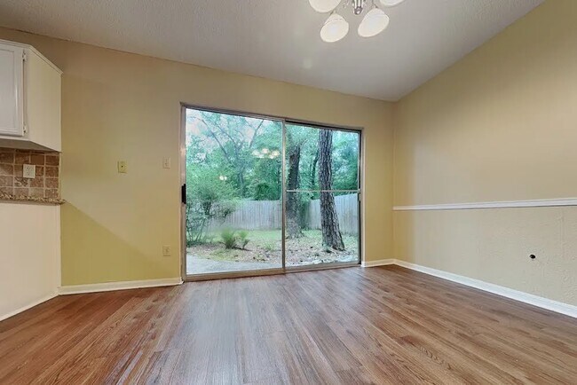 Foto del edificio - 11 Brentwood Oaks Ct