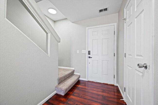 Foto del edificio - 21459 Randolph Pl