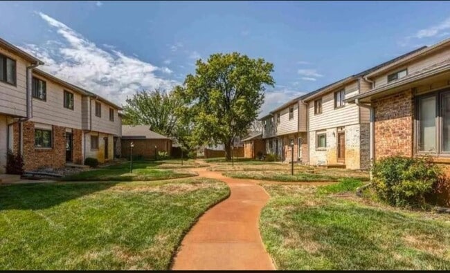 Building Photo - 1911 Glendale Rd