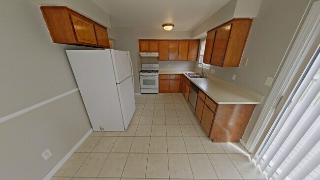 Foto del edificio - 13806 Hartill Ave