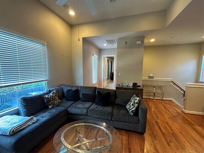 Building Photo - 1132 Patterson St