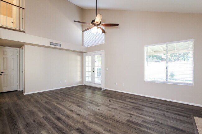 Building Photo - 8822 W Grovers Ave