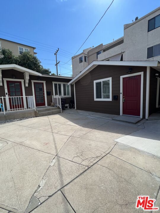 Foto del edificio - 332 W California Ave