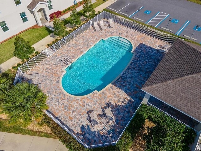 Building Photo - 1950 Lake Ridge Blvd