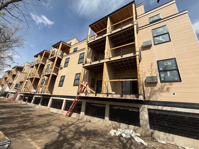 Foto del edificio - PRE-LEASING NOW | Be the First to Live in This Brand-New Whittier Place Condo | Available End of ...