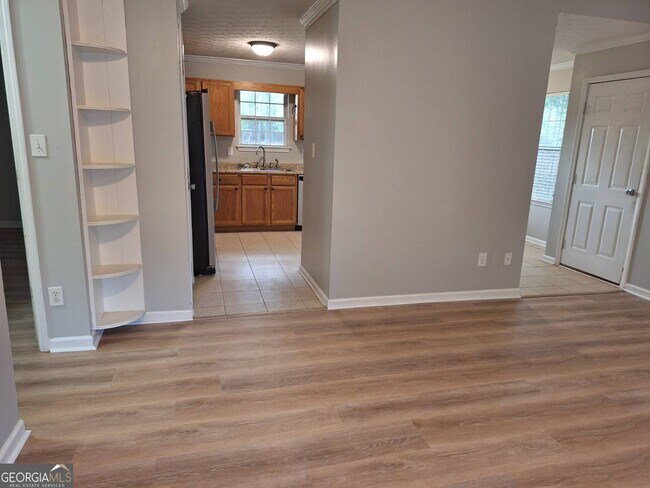 Foto del edificio - 85 Emerald Dr