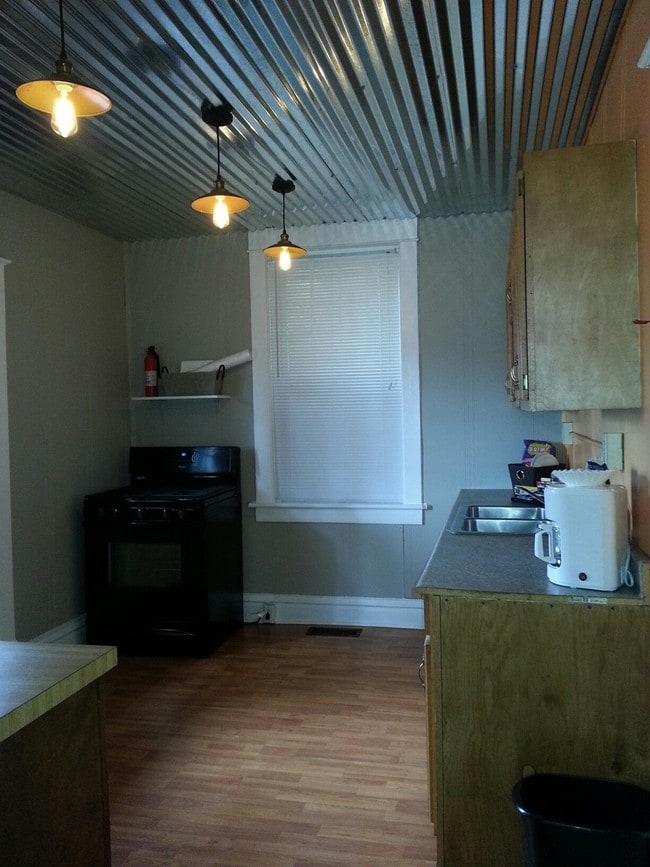 Building Photo - 15 S High St