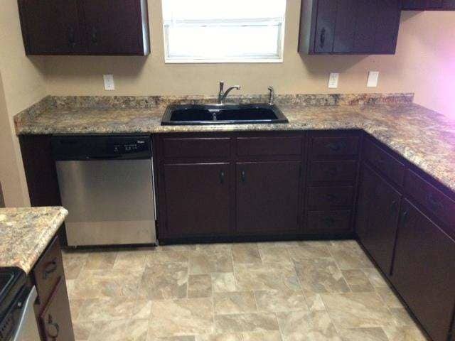 Building Photo - 1601 Salmon Dr