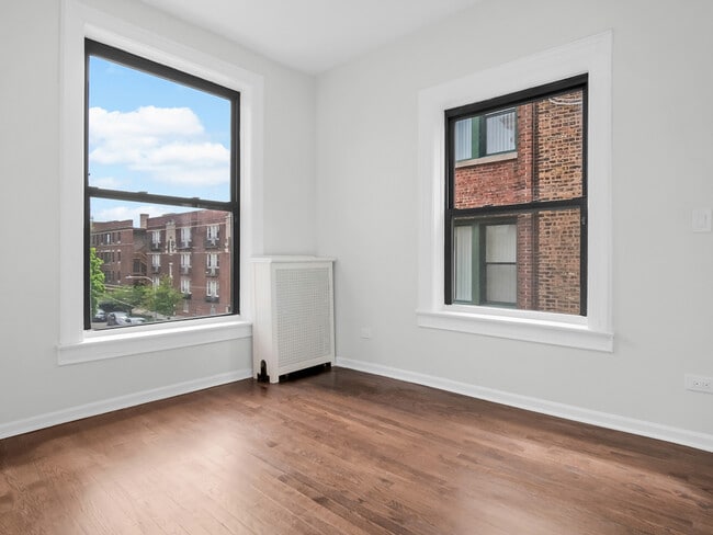 Building Photo - 5132 S Drexel Ave