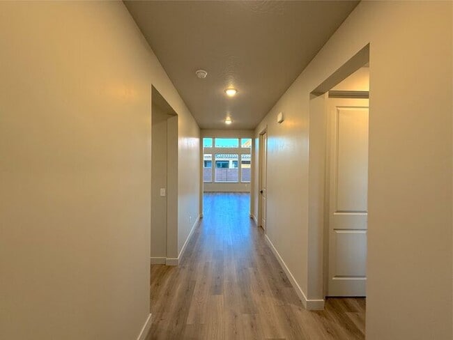 Foto del edificio - New 3 bed, 2.5 bath with 2 car garage home