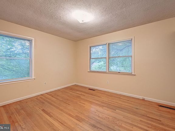 Building Photo - 618 Kalorama Rd