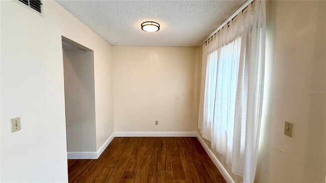 Foto del edificio - 5561 Slash Pine Ct
