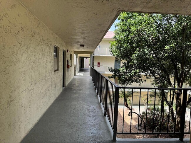 Foto del edificio - 1800 SW 81st Ave