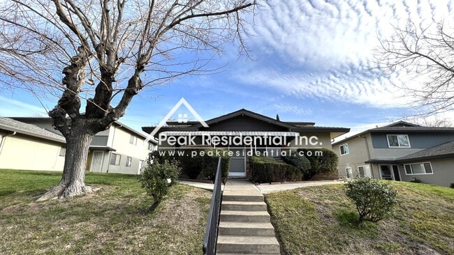 Building Photo - Spacious 2bd/1ba Foothill Farms Area Fourp...