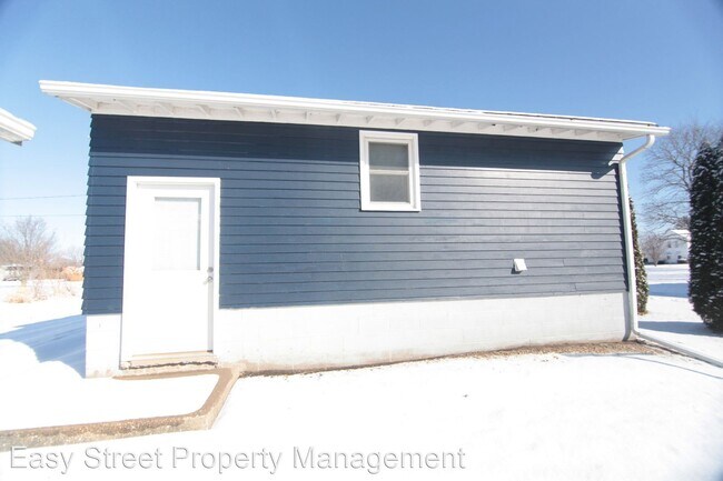 Building Photo - 2 br, 1 bath House - 506 SW 4th St.