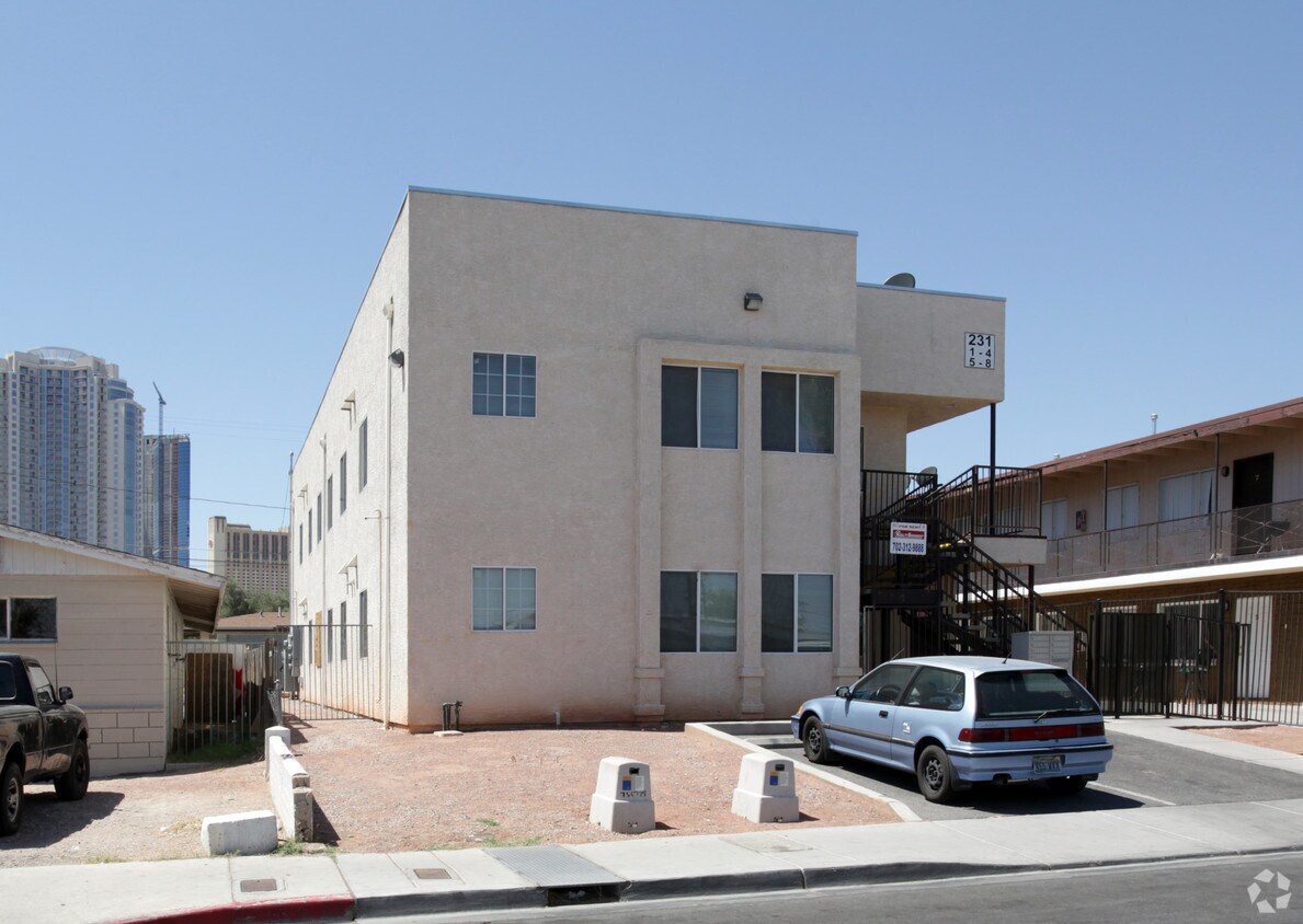 Building Photo - 231 W Philadelphia Ave