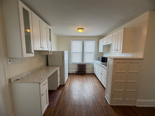 Foto del edificio - 6611 Kennedy Ave