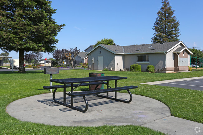 Building Photo - Lakewood Terrace Apartments