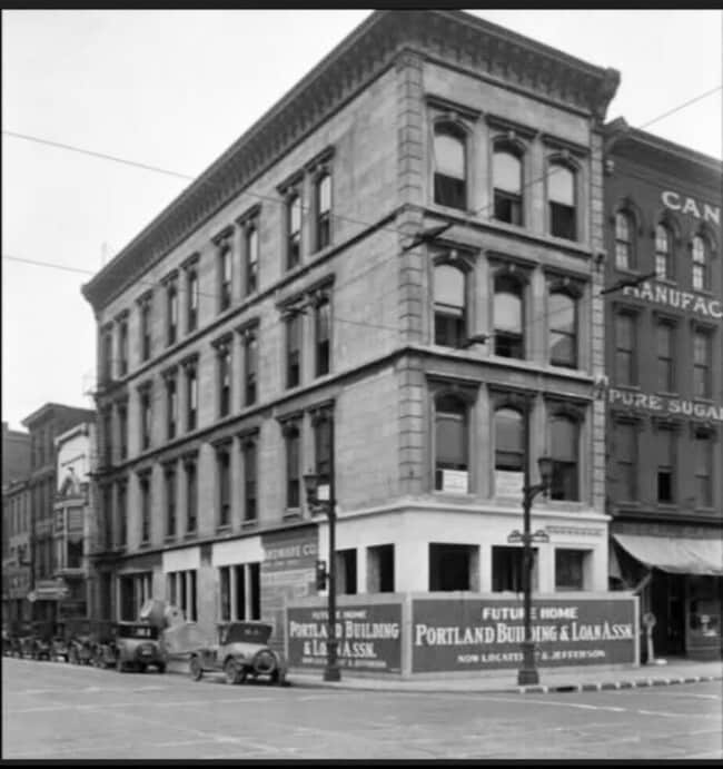 Building Photo - 539 W Market St