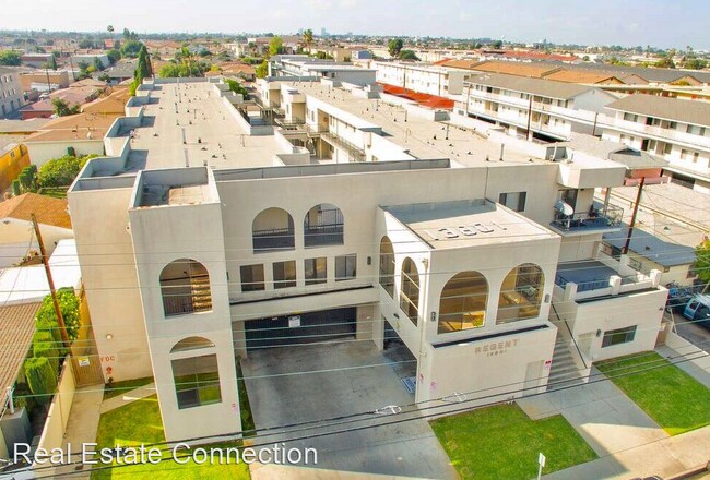 Foto del edificio - 13801 Yukon Ave