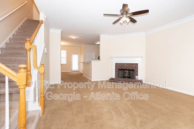 Building Photo - 1750 Heights Cir