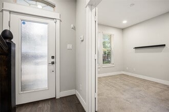 Building Photo - 707 Schwartz St