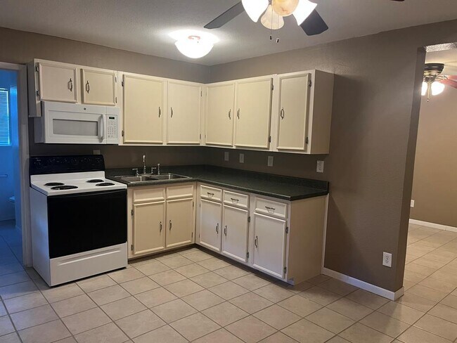 Foto del edificio - 670 Farm to Market 1626