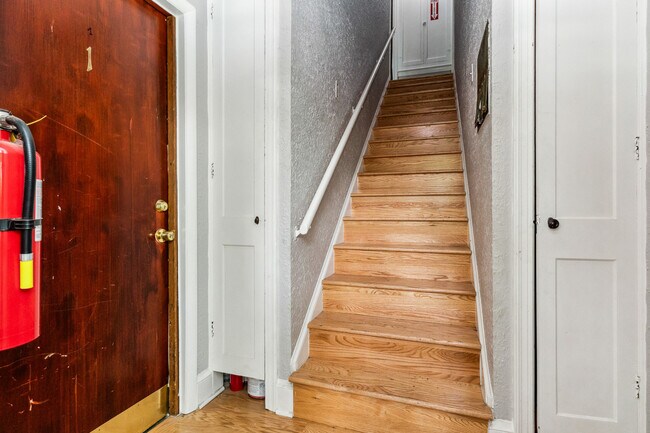 Foto del edificio - 217 Adams St NE