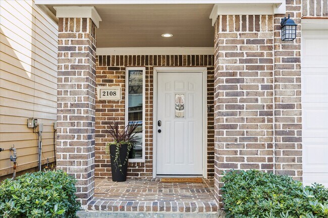 Foto del edificio - 2108 Oatfield Dr