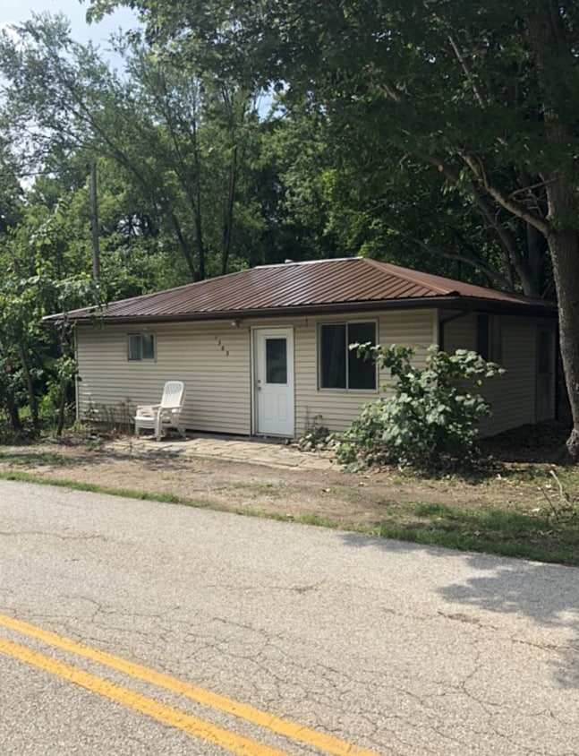 Primary Photo - One bedroom home just minutes from Bloomin...