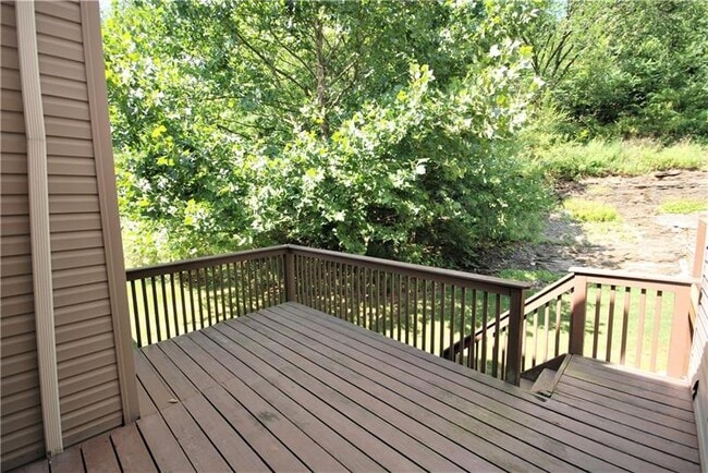 Building Photo - 242 Timber Dr