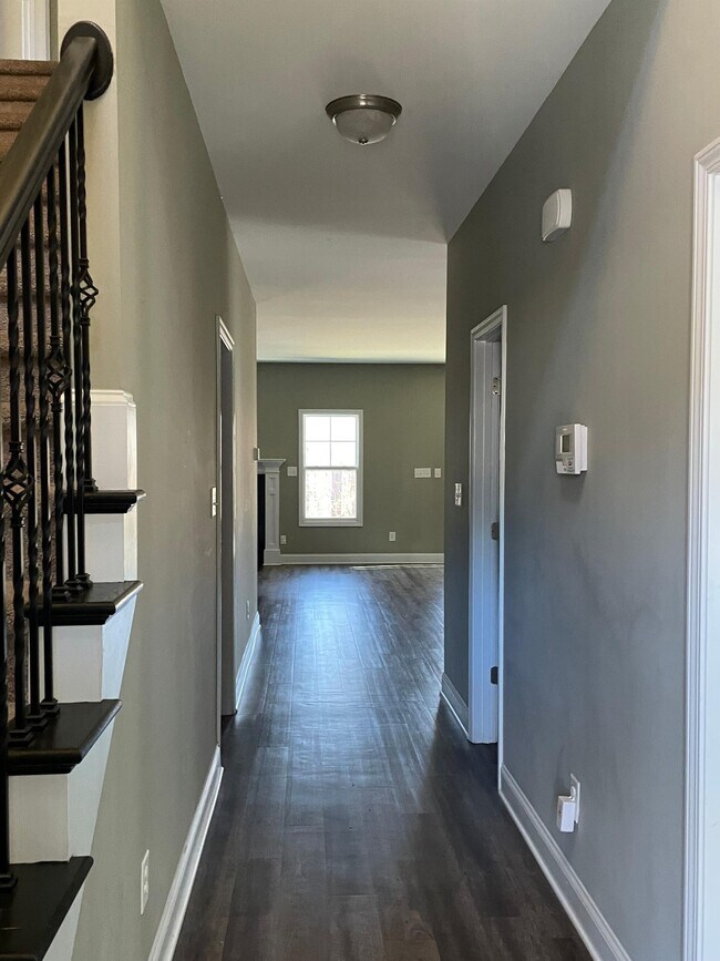 Building Photo - 2764 Rivercliff Rd