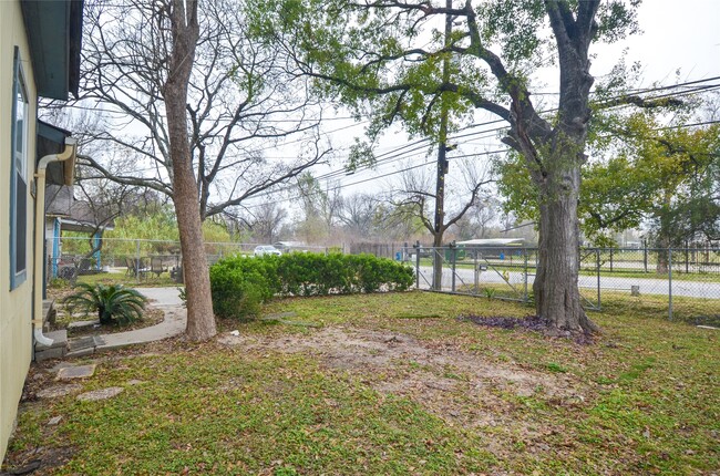 Foto del edificio - 10340 Tanner Rd