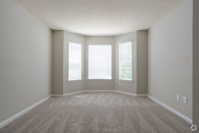 1HAB, 1BA - 712 ft² - Flats on Maple Street