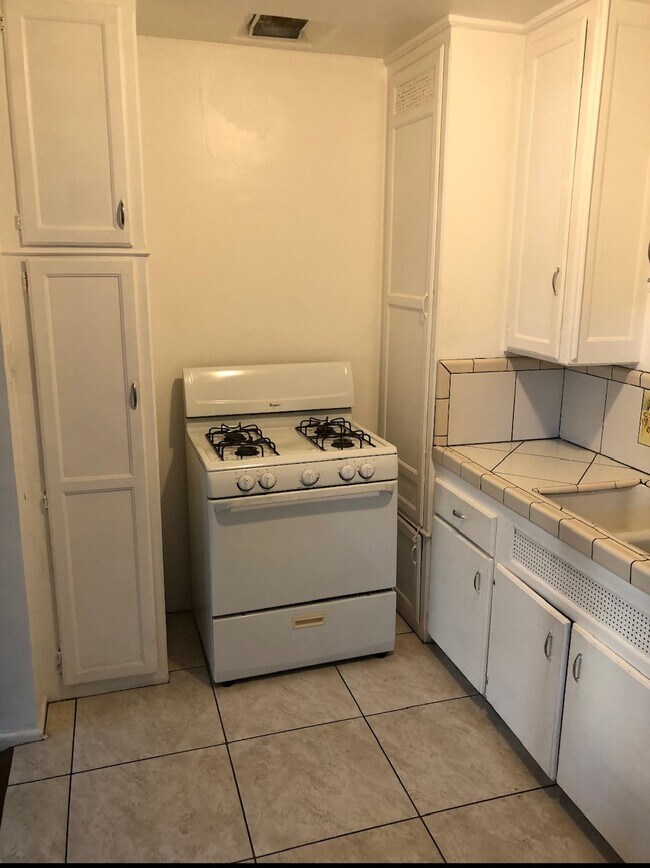 Foto del edificio - 875 N Hoover St