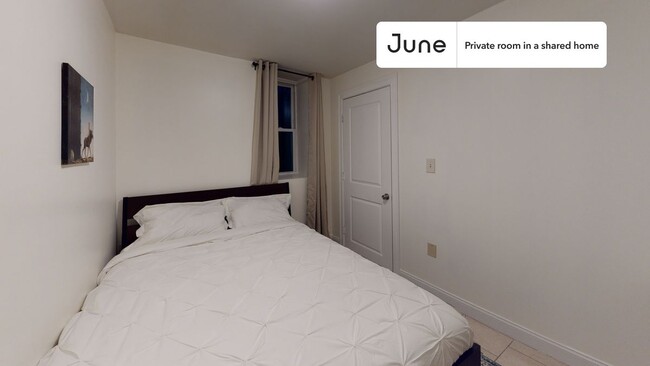 Foto del edificio - Private bedroom in 4 bed/2 bath Home