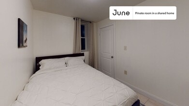 Building Photo - Room in Shared 4 bed/2 bath home