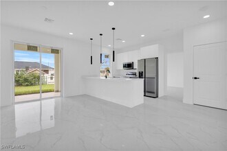 Building Photo - 100 W 11th St Building Photo - 100 W 11th St