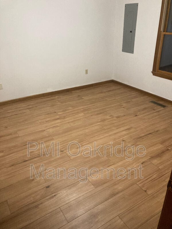 Building Photo - 1175 Bunker Hill Dr