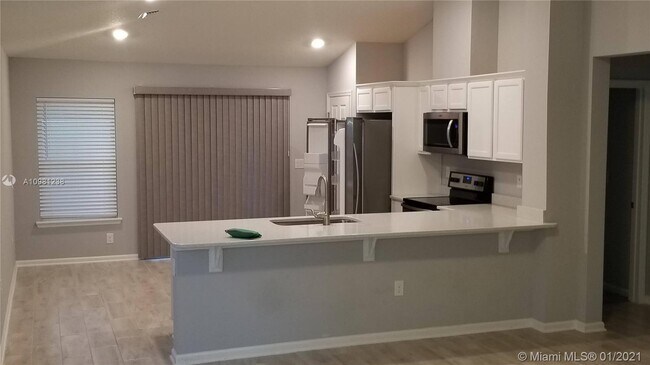 Building Photo - 207 FL-207