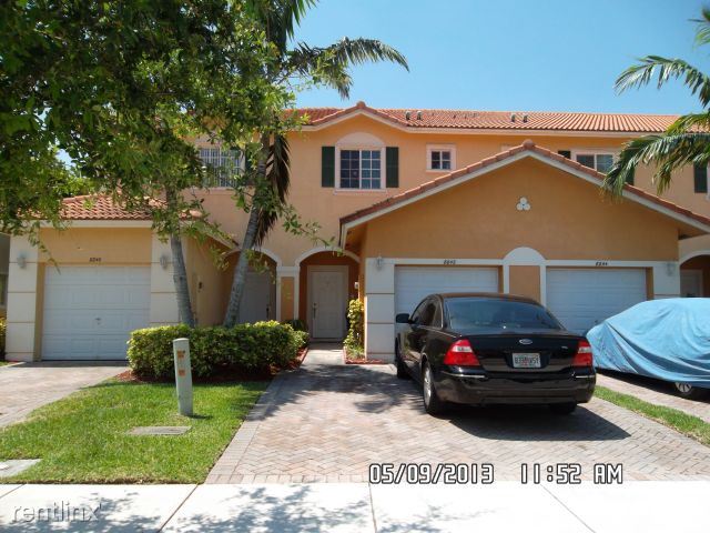 Primary Photo - 8809 S Isles Cir