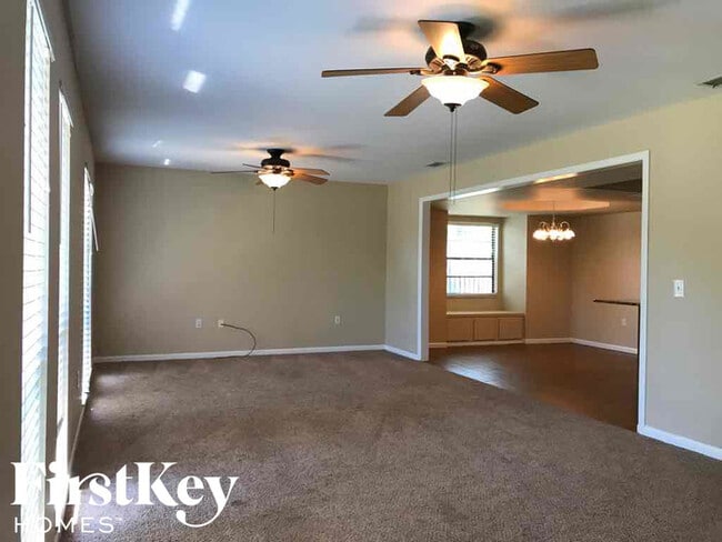 Building Photo - 6328 Fern Ln