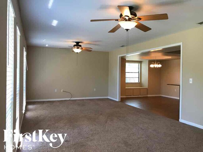 Foto del edificio - 6328 Fern Ln